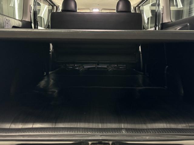 ハイエースバン ロングワイドスーパーＧＬ　本州仕入れ／ナイトロパワー１７インチ／新品タイヤ／ローダウン／ベッドキット／両側パワースライド／ＬＥＤヘッドライト／社外ＳＤナビＴＶ／追加スピーカー／バックカメラ／ＥＴＣ車載器／ドラレコ／シートカバー（45枚目）