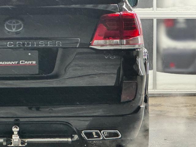 ランドクルーザー ZX 後期フェイス/WALDエアロ/オーバーフェンダー/エルフォード24インチ/アルパイン10インチナビTV/黒革シート/サンルーフ/パワーバックドア/ヒッチメンバー/サスコン/エンスタ/社外マフラー(23枚目)