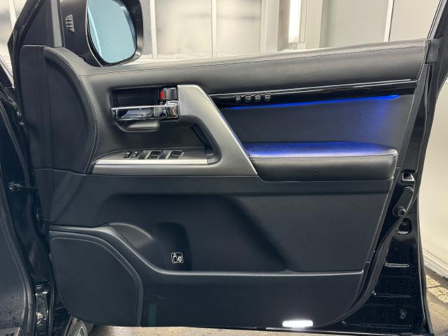 ランドクルーザー ZX 後期フェイス/WALDエアロ/オーバーフェンダー/エルフォード24インチ/アルパイン10インチナビTV/黒革シート/サンルーフ/パワーバックドア/ヒッチメンバー/サスコン/エンスタ/社外マフラー(44枚目)