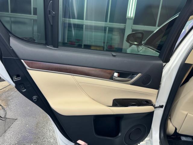 ＧＳ ＧＳ３５０　Ｉパッケージ　本革シート／ＲＳＲ車高調／シートヒーター／ベンチレーション／電動サンシェード／コンビハンドル／シートメモリー／純正エンジンスターター／寒冷地仕様／リア３面スモーク／ＥＴＣ車載器／クルーズコントロール（52枚目）