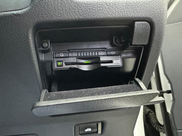 ＧＳ ＧＳ３５０　Ｉパッケージ　本革シート／ＲＳＲ車高調／シートヒーター／ベンチレーション／電動サンシェード／コンビハンドル／シートメモリー／純正エンジンスターター／寒冷地仕様／リア３面スモーク／ＥＴＣ車載器／クルーズコントロール（67枚目）