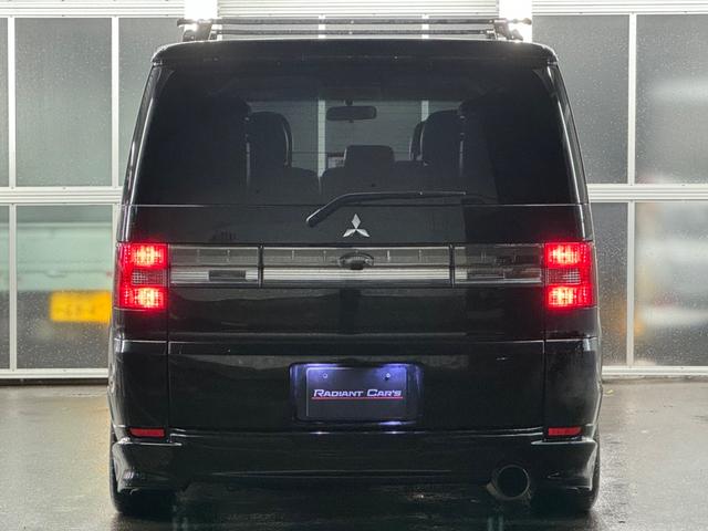 デリカＤ：５ ローデスト　Ｇ　パワーパッケージ　本州仕入れ／社外１９インチアルミ／ローダウン／社外マフラー／カロッツェリアナビＴＶ／カロッツェリアリアモニター／両側パワースライド／パドルシフト／レザー調シートカバー／ＥＴＣ車載器／ルーフキャリア（16枚目）