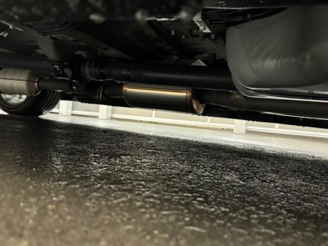 デリカＤ：５ ローデスト　Ｇ　パワーパッケージ　本州仕入れ／社外１９インチアルミ／ローダウン／社外マフラー／カロッツェリアナビＴＶ／カロッツェリアリアモニター／両側パワースライド／パドルシフト／レザー調シートカバー／ＥＴＣ車載器／ルーフキャリア（32枚目）