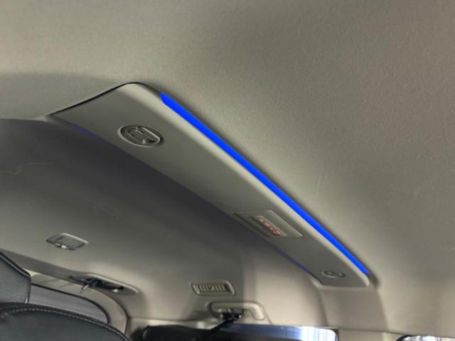 デリカＤ：５ ローデスト　Ｇ　パワーパッケージ　本州仕入れ／社外１９インチアルミ／ローダウン／社外マフラー／カロッツェリアナビＴＶ／カロッツェリアリアモニター／両側パワースライド／パドルシフト／レザー調シートカバー／ＥＴＣ車載器／ルーフキャリア（45枚目）