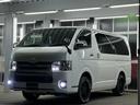 ハイエースバン スーパーＧＬ　ダークプライムＩＩ　トヨタセーフティセンス／ナイトロパワー１７インチ／新品ＴＯＹＯホワイトレター／ＬＥＤヘッドライト／オートハイビーム／レザー調シートカバー／コンビハンドル／純正メモリーナビＴＶ／Ｂカメラ／リアスポイラー（6枚目）