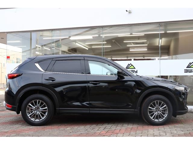 ＣＸ－５ ＸＤ　Ｌパッケージ　ＢＯＳＥ　黒革シート　エンスタ　パワーバックドア　ＢＳＭ／ＲＣＴＡ／ＨＵＤ　　シートヒーター　ステアヒーター　レーダークルーズ　純正ＳＤナビ　バックカメラ　ＥＴＣ　ＢＳＭ　ＲＣＴＡ　ＬＥＤヘッドライト（6枚目）