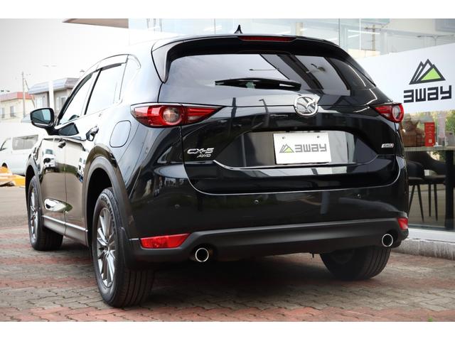 ＣＸ－５ ＸＤ　Ｌパッケージ　ＢＯＳＥ　黒革シート　エンスタ　パワーバックドア　ＢＳＭ／ＲＣＴＡ／ＨＵＤ　　シートヒーター　ステアヒーター　レーダークルーズ　純正ＳＤナビ　バックカメラ　ＥＴＣ　ＢＳＭ　ＲＣＴＡ　ＬＥＤヘッドライト（8枚目）