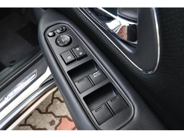 ヴェゼル ハイブリッドＸ・Ｌパッケージ　８型ナビ　ドラレコ　バックカメラ　ＥＴＣ　黒半革　シートヒーター　無限エアロ／ハイドロフィリックミラー／リアウイング　柿本マフラー　衝突軽減ブレーキ　ＬＥＤヘッドライト／ＬＥＤスカッフ　純正１７ＡＷ（34枚目）