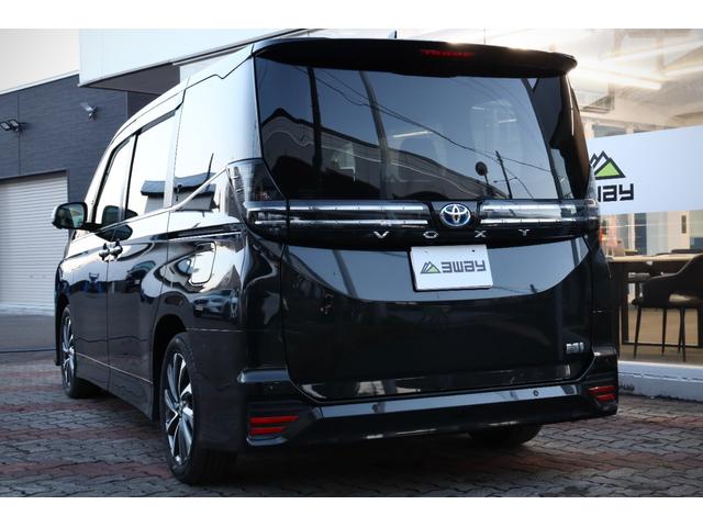 ヴォクシー ハイブリッドS-Z ワンオナ 全方位カメラ パワーバックドア デジタルインナーミラー 10.5型DA 14型後席モニター 両側パワースライドドア オットマン ステアヒーター/シートヒーター LEDヘッドライト HUD(8枚目)