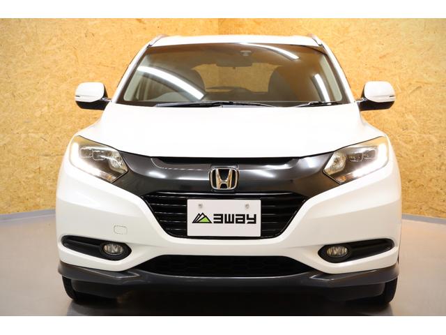 ヴェゼル ハイブリッドＸ・Ｌパッケージ　８型ＳＤナビ　黒半革　衝突軽減ブレーキ　バックカメラ　ＥＴＣ　シートヒーター　クルーズコントロール　パドルシフト　ＬＥＤヘッドライト／ＬＥＤフォグ／ＬＥＤテール　ＬＥＤルームランプ　純正１７インチＡＷ（21枚目）