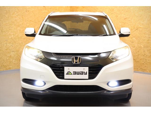 ヴェゼル ハイブリッドＸ・Ｌパッケージ　８型ＳＤナビ　黒半革　衝突軽減ブレーキ　バックカメラ　ＥＴＣ　シートヒーター　クルーズコントロール　パドルシフト　ＬＥＤヘッドライト／ＬＥＤフォグ／ＬＥＤテール　ＬＥＤルームランプ　純正１７インチＡＷ（22枚目）