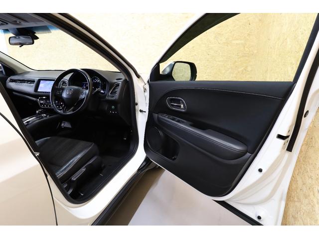 ヴェゼル ハイブリッドＸ・Ｌパッケージ　８型ＳＤナビ　黒半革　衝突軽減ブレーキ　バックカメラ　ＥＴＣ　シートヒーター　クルーズコントロール　パドルシフト　ＬＥＤヘッドライト／ＬＥＤフォグ／ＬＥＤテール　ＬＥＤルームランプ　純正１７インチＡＷ（33枚目）