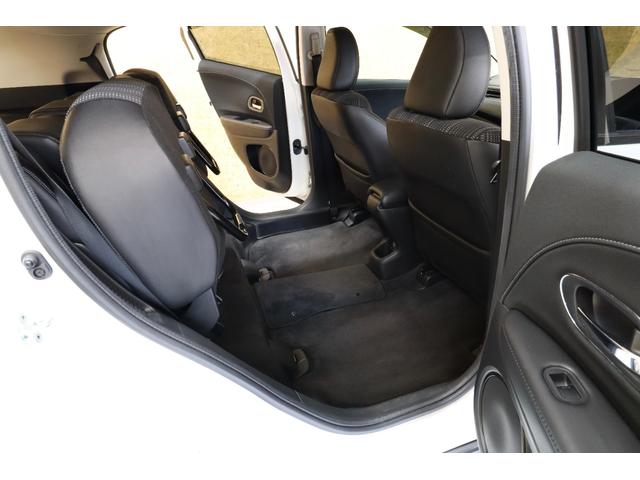 ヴェゼル ハイブリッドＸ・Ｌパッケージ　８型ＳＤナビ　黒半革　衝突軽減ブレーキ　バックカメラ　ＥＴＣ　シートヒーター　クルーズコントロール　パドルシフト　ＬＥＤヘッドライト／ＬＥＤフォグ／ＬＥＤテール　ＬＥＤルームランプ　純正１７インチＡＷ（60枚目）