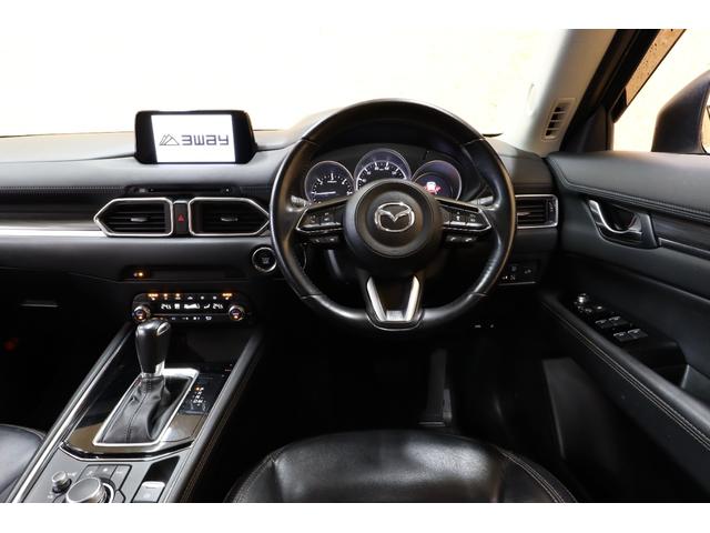 �C���e���A