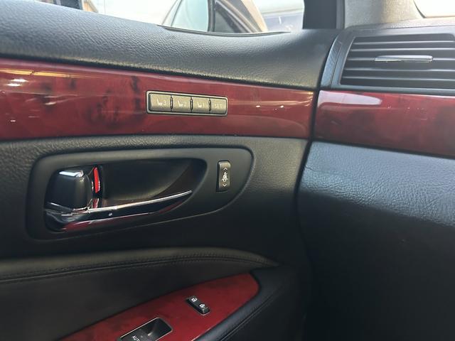 ＬＳ ＬＳ６００ｈ　Ｉパッケージ　４ＷＤ　ＥＴＣ　クリアランスソナー　オートクルーズコントロール　バックカメラ　ＴＶ　アルミホイール　ＬＥＤヘッドランプ　ヘッドライトウォッシャー　　ＣＶＴ　シートヒーター　スマートキー（21枚目）