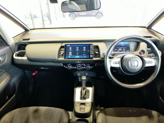 フィット ｅ：ＨＥＶホーム　当社社有車アップ／Ｂｌｕｅｔｏｏｔｈ対応ナビ／バックカメラ／ドライブレコーダー／ＥＴＣ／ＬＥＤヘッドライト／夏冬タイヤ（5枚目）