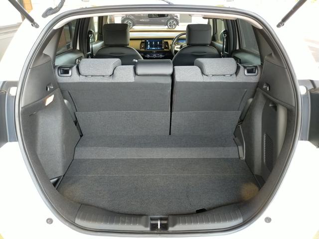 フィット ｅ：ＨＥＶホーム　当社社有車アップ／Ｂｌｕｅｔｏｏｔｈ対応ナビ／バックカメラ／ドライブレコーダー／ＥＴＣ／ＬＥＤヘッドライト／夏冬タイヤ（30枚目）