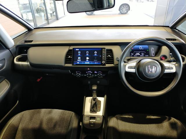 フィット e:HEVホーム 当社社有車アップ/Bluetooth対応ナビ/バックカメラ/ドライブレコーダー/ETC/LEDヘッドライト/夏冬タイヤ(8枚目)