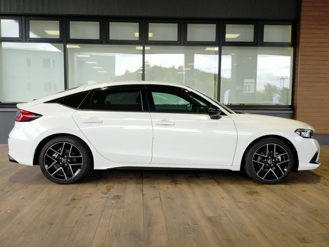 シビック e:HEV Bluetooth対応ホンダコネクトナビ/3モードバックカメラ/BOSEサウンドシステム/LEDヘッドライト/ETC2.0/ブラインドスポットインフォ/前後ドライブレコーダー/夏冬タイヤセット(7枚目)