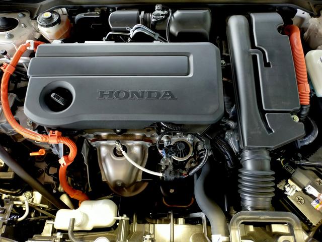 シビック e:HEV Bluetooth対応ホンダコネクトナビ/3モードバックカメラ/BOSEサウンドシステム/LEDヘッドライト/ETC2.0/ブラインドスポットインフォ/前後ドライブレコーダー/夏冬タイヤセット(16枚目)