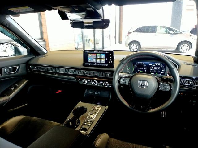 シビック e:HEV Bluetooth対応ホンダコネクトナビ/3モードバックカメラ/BOSEサウンドシステム/LEDヘッドライト/ETC2.0/ブラインドスポットインフォ/前後ドライブレコーダー/夏冬タイヤセット(18枚目)
