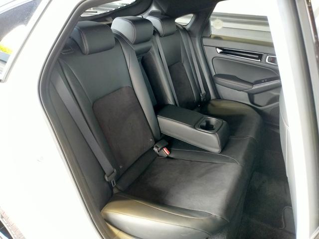 シビック e:HEV Bluetooth対応ホンダコネクトナビ/3モードバックカメラ/BOSEサウンドシステム/LEDヘッドライト/ETC2.0/ブラインドスポットインフォ/前後ドライブレコーダー/夏冬タイヤセット(20枚目)