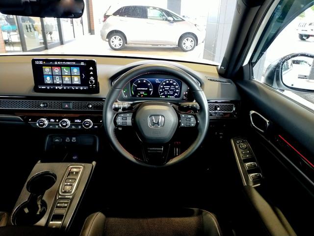 シビック e:HEV Bluetooth対応ホンダコネクトナビ/3モードバックカメラ/BOSEサウンドシステム/LEDヘッドライト/ETC2.0/ブラインドスポットインフォ/前後ドライブレコーダー/夏冬タイヤセット(24枚目)