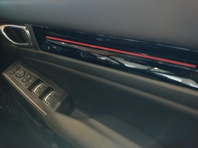 シビック e:HEV Bluetooth対応ホンダコネクトナビ/3モードバックカメラ/BOSEサウンドシステム/LEDヘッドライト/ETC2.0/ブラインドスポットインフォ/前後ドライブレコーダー/夏冬タイヤセット(49枚目)