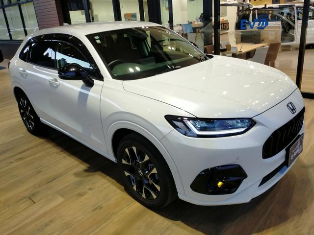 ZR-V e:HEVZ Bluetooth対応ホンダコネクトナビ/マルチビューカメラ/ETC2.0/BOSEサウンドシステム/ブラインドスポットインフォメーション/LEDフォグライト/パワーテールゲート/夏冬タイヤセット(3枚目)