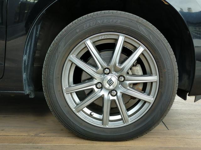 ■足元を引き締めるアルミホイールを装着。デザイン性と機能性を兼ね備えています。