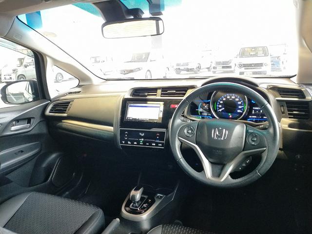 ◎フロントシートまわりの装備⇒