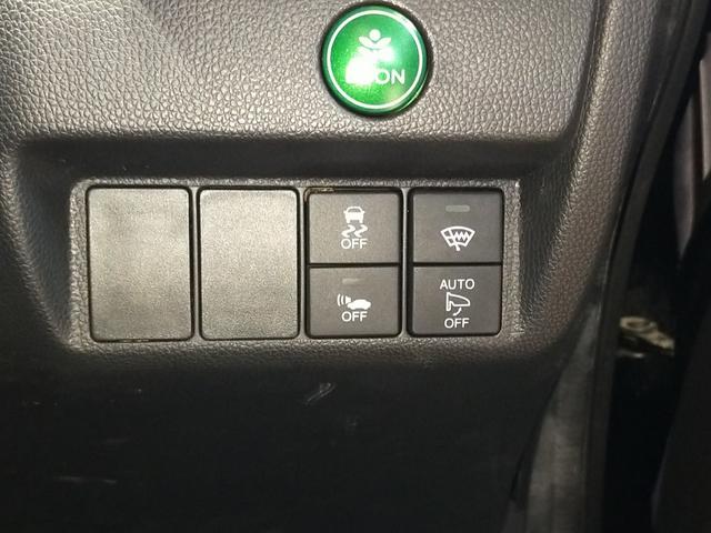 ■シティブレーキアクティブシステム■低速走行（約３０ｋｍ／ｈ以下）での走行時に前方車両との衝突の危険を検知すると自動でブレーキを作動。衝突の回避や被害の軽減をサポートしてくれる安心機能付きです。