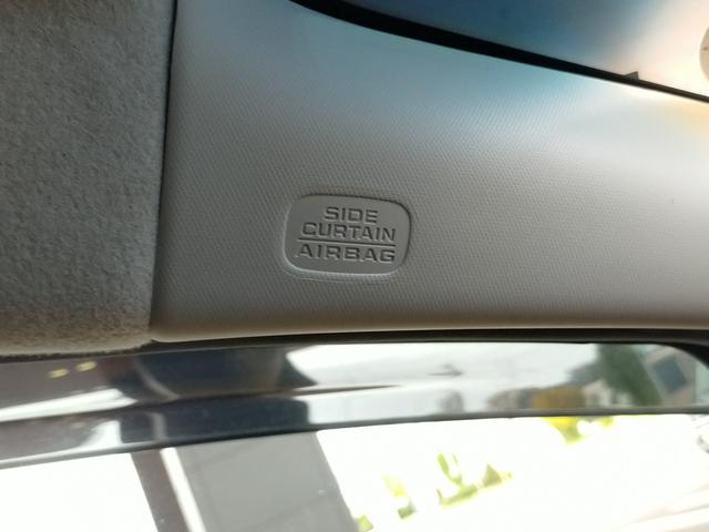 ■サイドカーテンエアバック搭載で、側面衝突時に頭部・首を保護。ガラスの飛散からも守り、万が一の事故時に安心です。