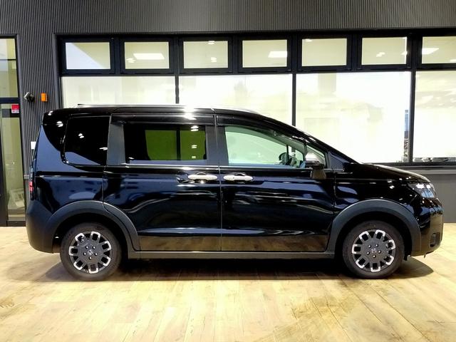 フリード クロスター Bluetooth対応フルセグナビ/3モードバックカメラ/ETC/ホンダセンシング/LEDヘッドライト/両側電動スライドドア/ステアリングリモコン/夏冬タイヤセット(21枚目)