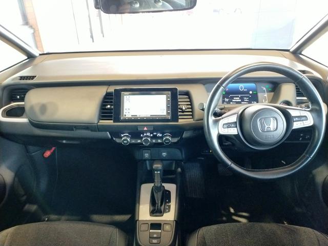 フィット e:HEVホーム Bluetooth対応ホンダコネクトナビ/3モードバックカメラ/ETC/ホンダセンシング/LEDヘッドライト/ステアリングリモコン/前後ドライブレコーダー(4枚目)
