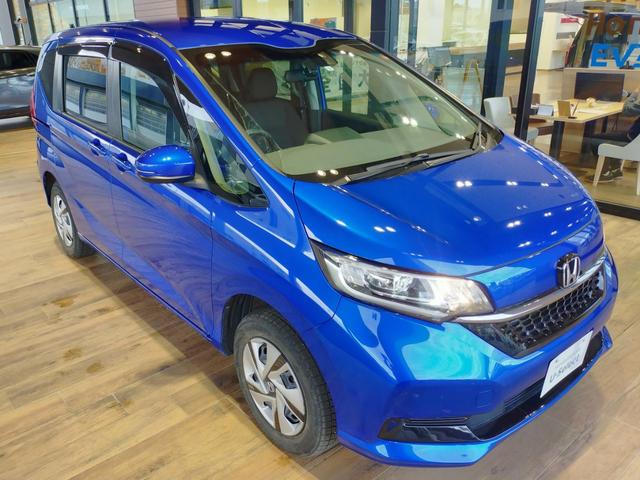 フリードハイブリッド ハイブリッド・Ｇ　Ｂｌｕｅｔｏｏｔｈ－ＤＶＤ対応フルセグナビ／３モードバックカメラ／リヤ席モニター／両側電動スライドドア／ＥＴＣ／ホンダセンシング／前後ドライブレコーダー／リモコンエンジンスターター／夏冬タイヤセット（3枚目）