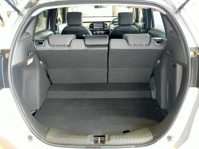 フィット ｅ：ＨＥＶホーム　Ｂｌｕｅｔｏｏｔｈ対応ワンセグナビ／３モードバックカメラ／ＥＴＣ／ホンダセンシング／ＬＥＤヘッドライト／ステアリングリモコン／フロントドライブレコーダー／リモコンエンジンスターター／夏冬タイヤセット（29枚目）