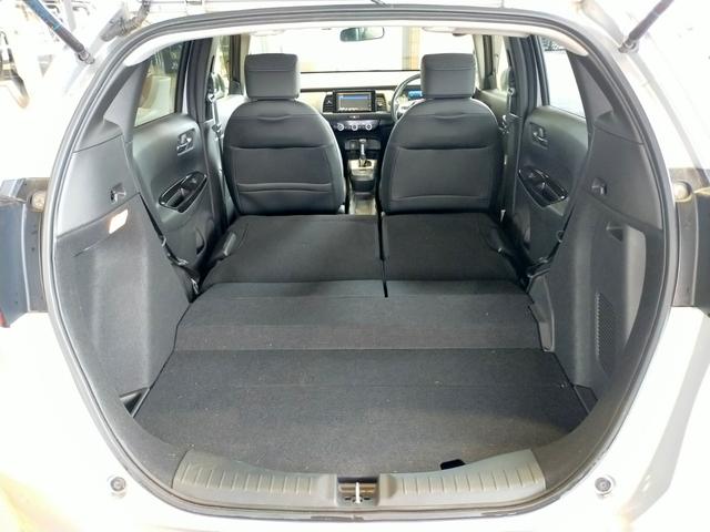 フィット ｅ：ＨＥＶホーム　Ｂｌｕｅｔｏｏｔｈ対応ワンセグナビ／３モードバックカメラ／ＥＴＣ／ホンダセンシング／ＬＥＤヘッドライト／ステアリングリモコン／フロントドライブレコーダー／リモコンエンジンスターター／夏冬タイヤセット（31枚目）