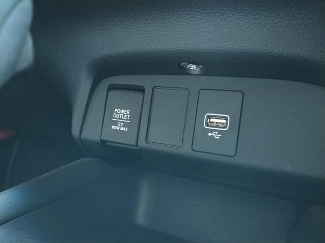 フィット ｅ：ＨＥＶホーム　Ｂｌｕｅｔｏｏｔｈ対応ワンセグナビ／３モードバックカメラ／ＥＴＣ／ホンダセンシング／ＬＥＤヘッドライト／ステアリングリモコン／フロントドライブレコーダー／リモコンエンジンスターター／夏冬タイヤセット（47枚目）