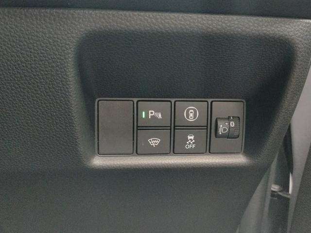 フィット ｅ：ＨＥＶホーム　Ｂｌｕｅｔｏｏｔｈ対応ワンセグナビ／３モードバックカメラ／ＥＴＣ／ホンダセンシング／ＬＥＤヘッドライト／ステアリングリモコン／フロントドライブレコーダー／リモコンエンジンスターター／夏冬タイヤセット（48枚目）