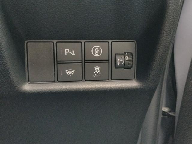 フィット ｅ：ＨＥＶホーム　Ｂｌｕｅｔｏｏｔｈ対応ワンセグナビ／３モードバックカメラ／ＥＴＣ／ホンダセンシング／ＬＥＤヘッドライト／ステアリングリモコン／フロントドライブレコーダー／リモコンエンジンスターター／夏冬タイヤセット（50枚目）