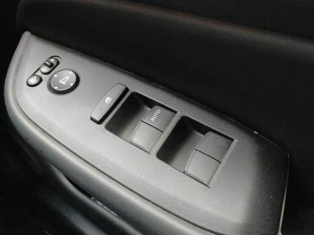 フィット ｅ：ＨＥＶホーム　Ｂｌｕｅｔｏｏｔｈ対応ワンセグナビ／３モードバックカメラ／ＥＴＣ／ホンダセンシング／ＬＥＤヘッドライト／ステアリングリモコン／フロントドライブレコーダー／リモコンエンジンスターター／夏冬タイヤセット（51枚目）