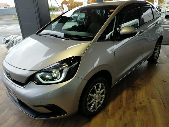 フィット ｅ：ＨＥＶホーム　Ｂｌｕｅｔｏｏｔｈ対応ワンセグナビ／３モードバックカメラ／ＥＴＣ／ホンダセンシング／ＬＥＤヘッドライト／ステアリングリモコン／フロントドライブレコーダー／リモコンエンジンスターター／夏冬タイヤセット（66枚目）