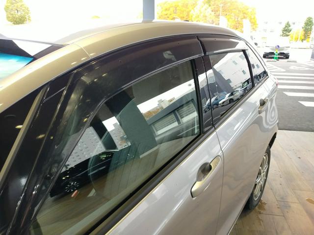 フィット ｅ：ＨＥＶホーム　Ｂｌｕｅｔｏｏｔｈ対応ワンセグナビ／３モードバックカメラ／ＥＴＣ／ホンダセンシング／ＬＥＤヘッドライト／ステアリングリモコン／フロントドライブレコーダー／リモコンエンジンスターター／夏冬タイヤセット（67枚目）