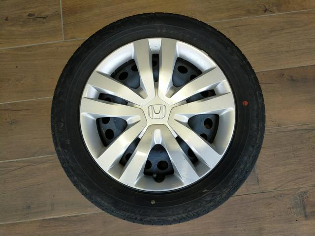 フィット ｅ：ＨＥＶホーム　Ｂｌｕｅｔｏｏｔｈ対応ワンセグナビ／３モードバックカメラ／ＥＴＣ／ホンダセンシング／ＬＥＤヘッドライト／ステアリングリモコン／フロントドライブレコーダー／リモコンエンジンスターター／夏冬タイヤセット（69枚目）