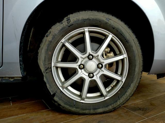 フィット ｅ：ＨＥＶホーム　Ｂｌｕｅｔｏｏｔｈ対応ワンセグナビ／３モードバックカメラ／ＥＴＣ／ホンダセンシング／ＬＥＤヘッドライト／ステアリングリモコン／フロントドライブレコーダー／リモコンエンジンスターター／夏冬タイヤセット（70枚目）