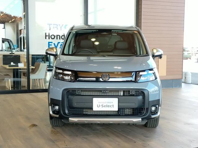 フリード ｅ：ＨＥＶクロスター　Ｂｌｕｅｔｏｏｔｈ対応ホンダコネクトフルセグナビ／マルチビューカメラ／ＥＴＣ２．０／ホンダセンシング／ＬＥＤヘッドライト／ステアリングリモコン／前後ドライブレコーダー／夏冬タイヤ付（18枚目）