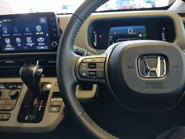 フリード ｅ：ＨＥＶクロスター　Ｂｌｕｅｔｏｏｔｈ対応ホンダコネクトフルセグナビ／マルチビューカメラ／ＥＴＣ２．０／ホンダセンシング／ＬＥＤヘッドライト／ステアリングリモコン／前後ドライブレコーダー／夏冬タイヤ付（36枚目）