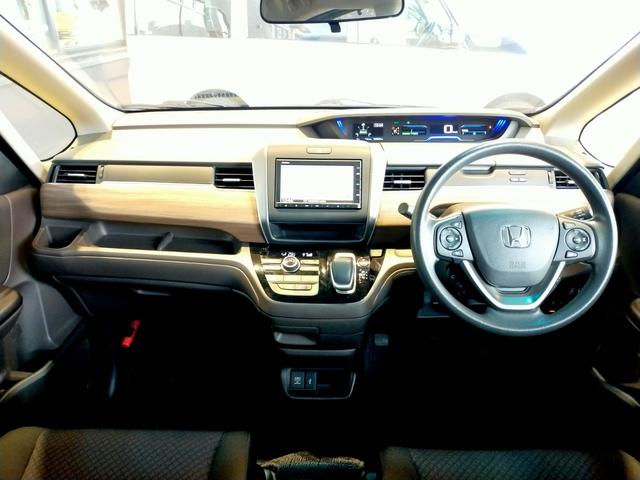 フリードハイブリッド ハイブリッド・Gホンダセンシング Bluetooth対応純正ナビ/3モードバックカメラ/ETC/ホンダセンシング/LEDヘッドライト/両側電動スライドドア/フロントドライブレコーダー/リモコンエンジンスターター(4枚目)