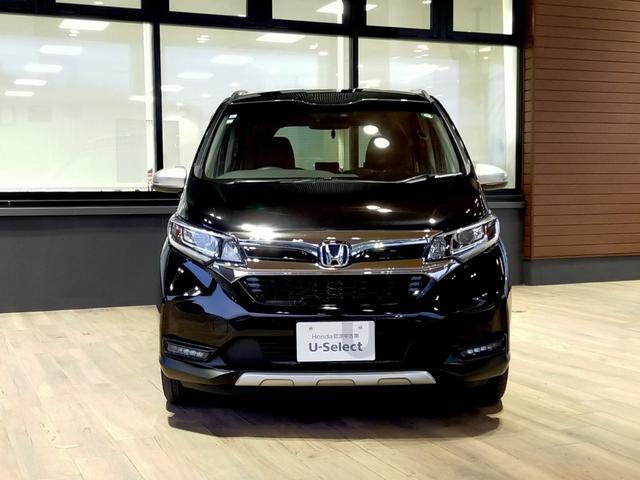 フリード+ クロスター・ホンダセンシング 5人乗り/Bluetooth対応純正ナビ/前後ドラレコ/両側電動スライドドア/サイドカーテンエアバッグ/シートヒーター(17枚目)